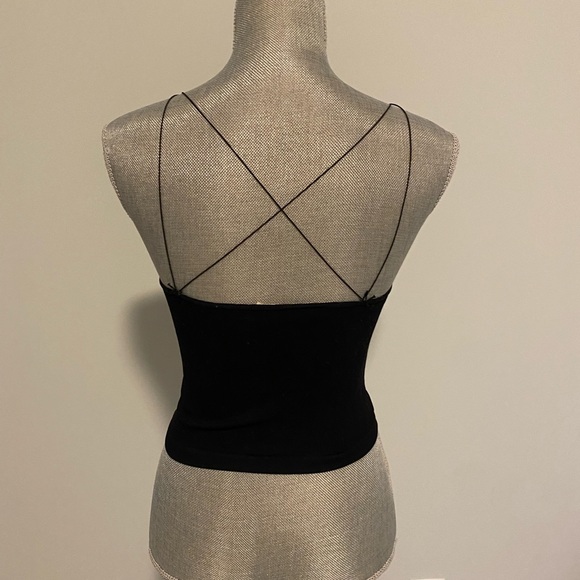 black ribbed soft and elastic, form-fitting cropped cami - Picture 2 of 4